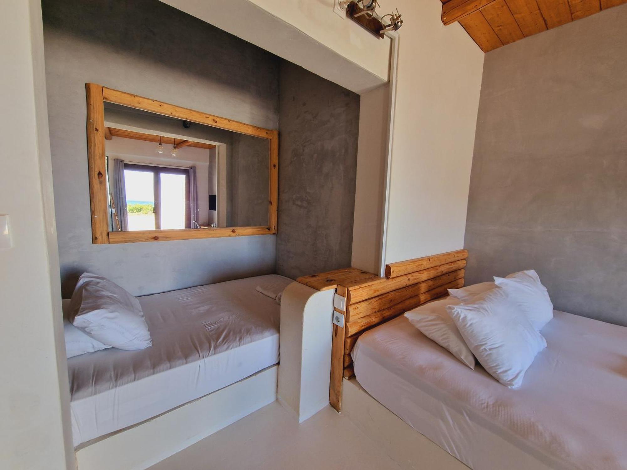 Spathi Beach Suites Kea Quarto foto