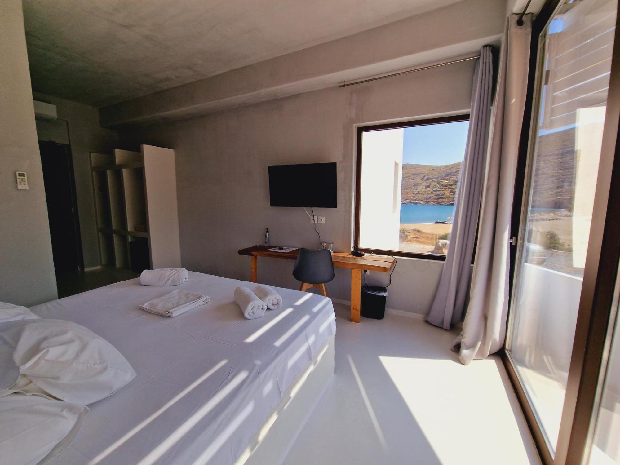 Spathi Beach Suites Kea Quarto foto
